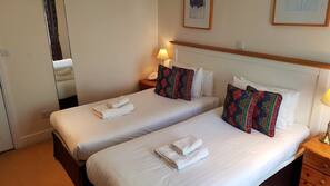 Desk, laptop workspace, iron/ironing board, free WiFi