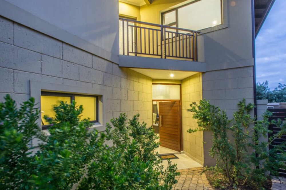 Zimbali Baluwatu Private Villa In Ballito 2019 Limited Time - 