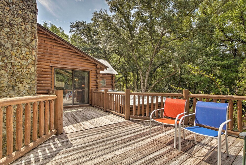 Quiet Inverness Log Cabin w/ Furnished Deck!, Inverness, FL Vacation
