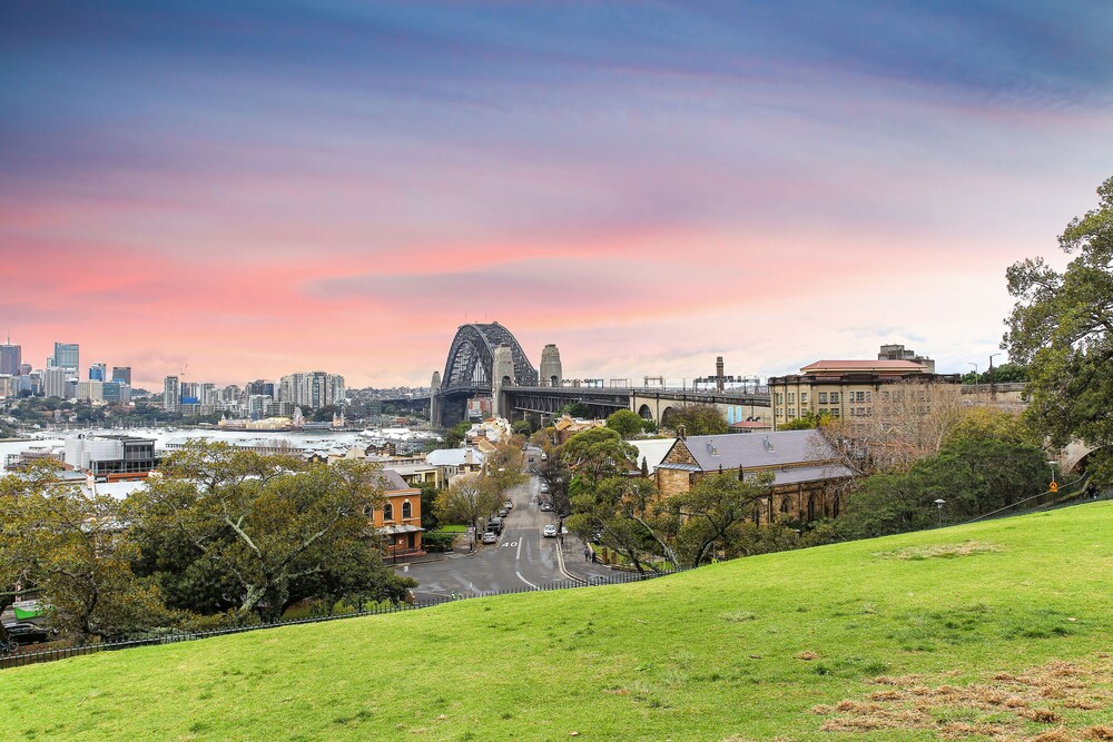 Waterview Terrace in Historic Rocks