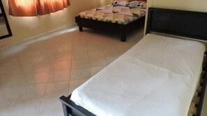 Ferros/tábuas de passar roupa, Wi-Fi de cortesia, roupa de cama