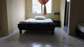 Ferros/tábuas de passar roupa, Wi-Fi de cortesia, roupa de cama