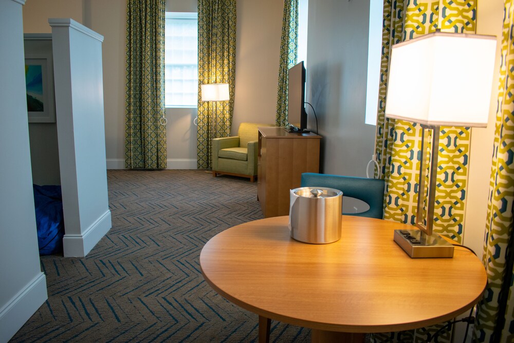 Oasis Resort Gulfport in Gulfport Best Rates & Deals on Orbitz