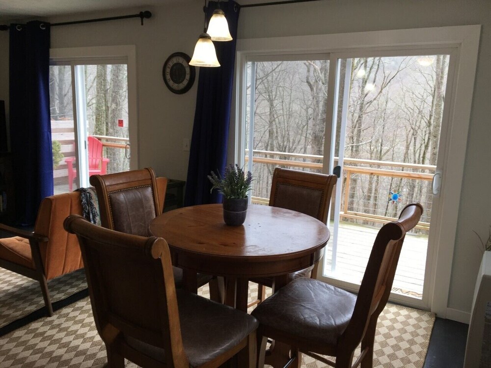 Private kitchen, Enjoy the fresh mountain air at 4300 feet!