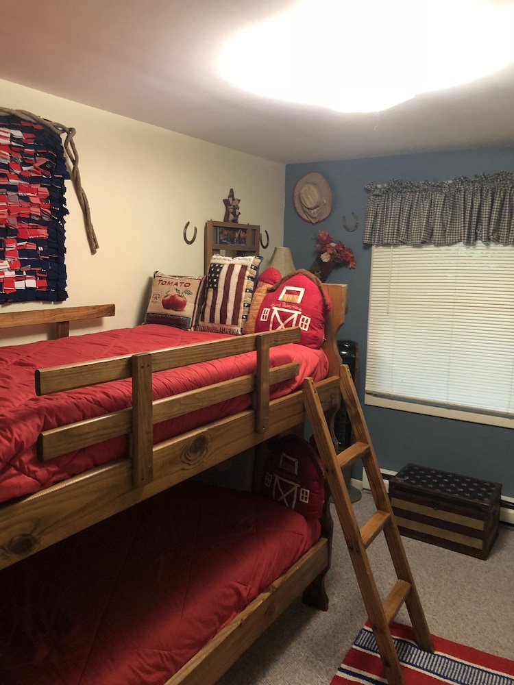 At the Woods-3 BR Pet Friendly