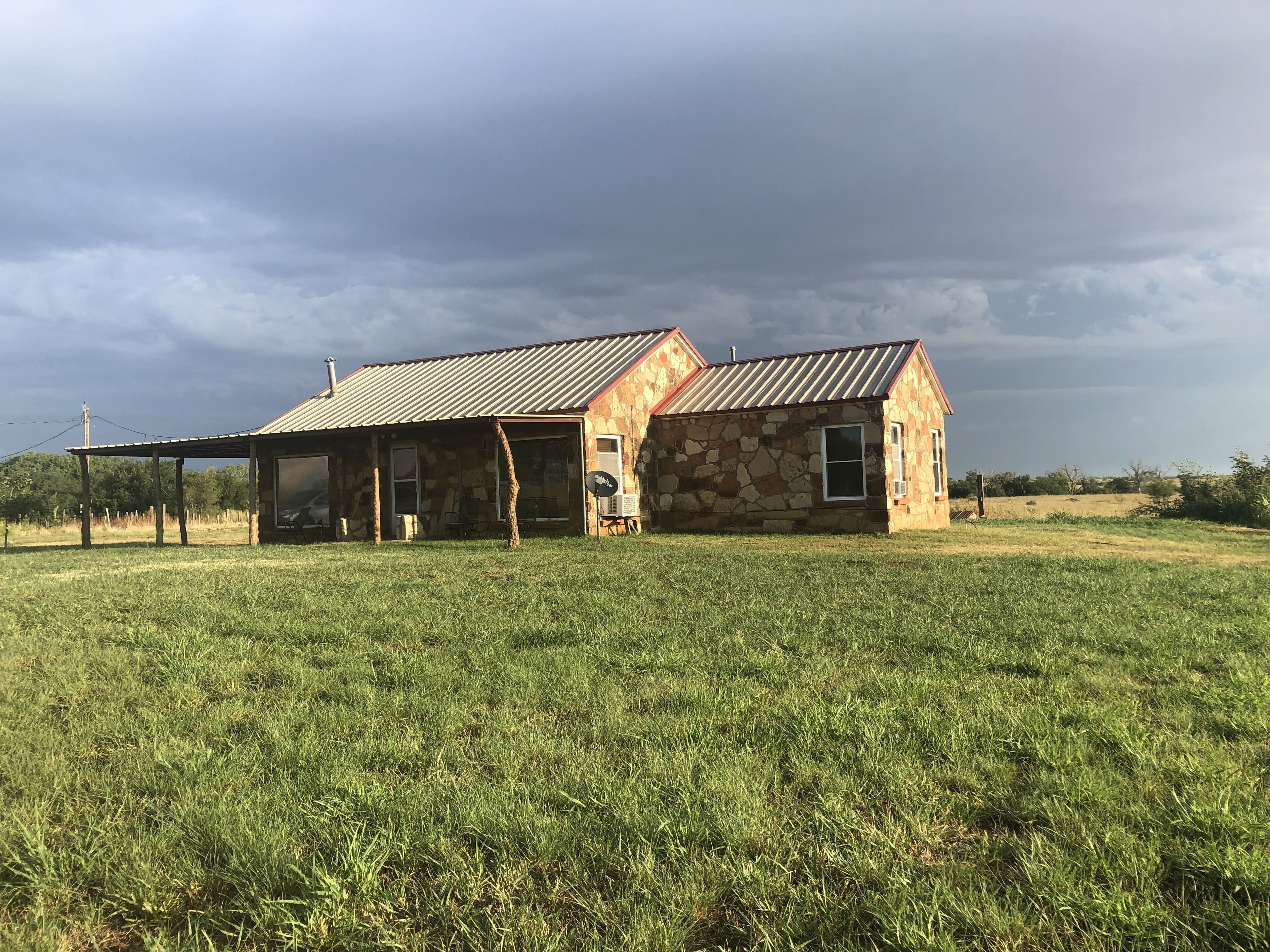 The Rockhouse Cottage/ Day Hunts in Childress, United States