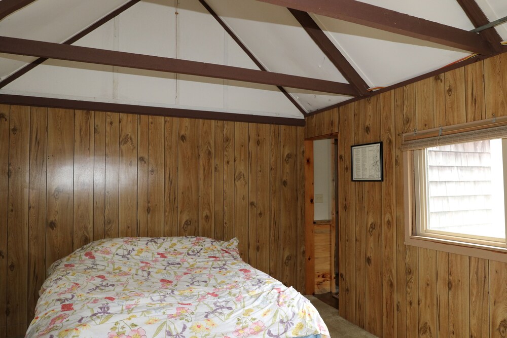 Hobby Horse Rustic Maine Cabin, Ocean Access 22 miles from Acadia Nat