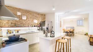 Oven, coffee/tea maker