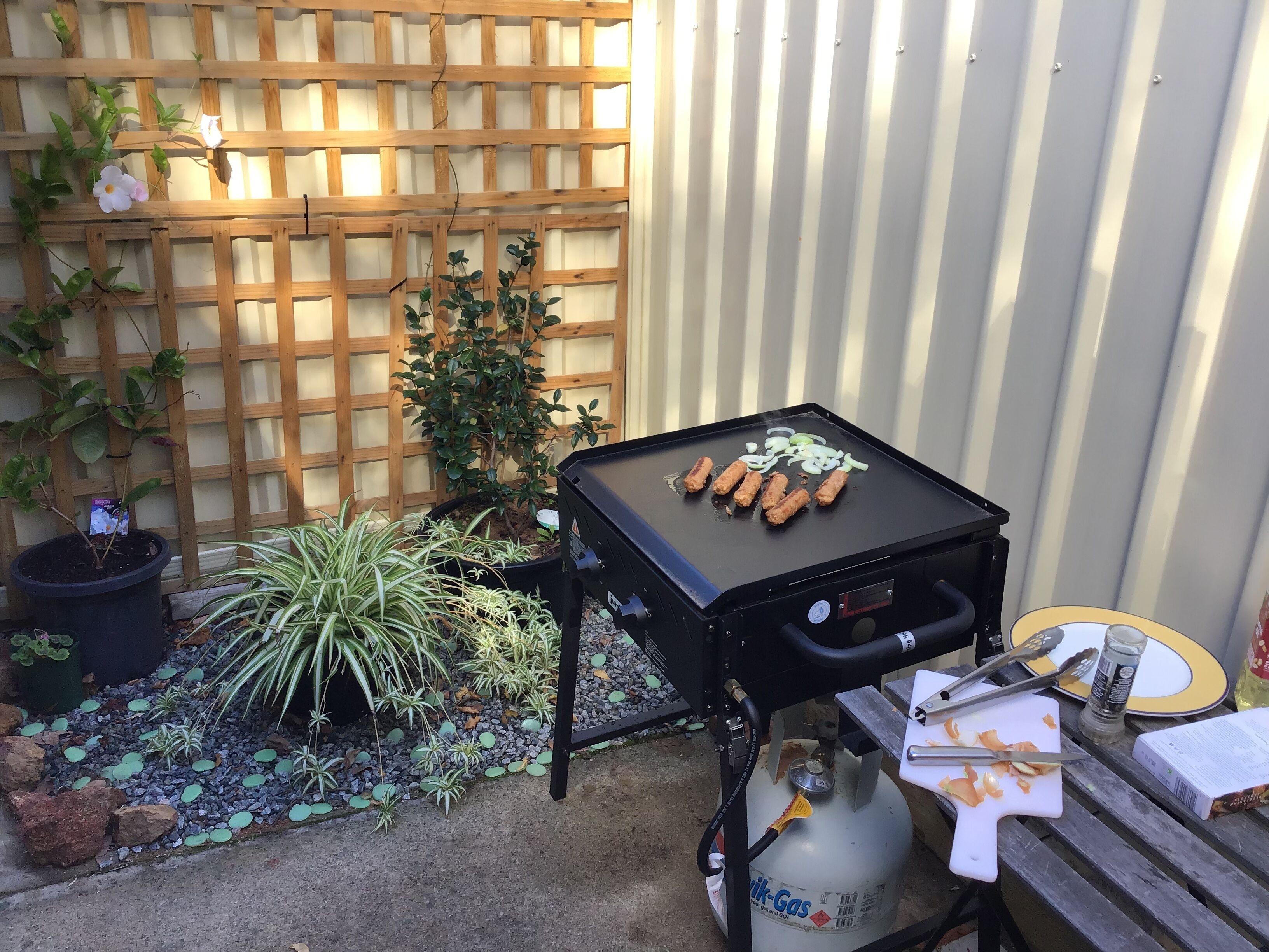 Luxury Outside Spa, Breakfast, Freshly Ground Coffee, Wine &amp; Snacks + Log Stove