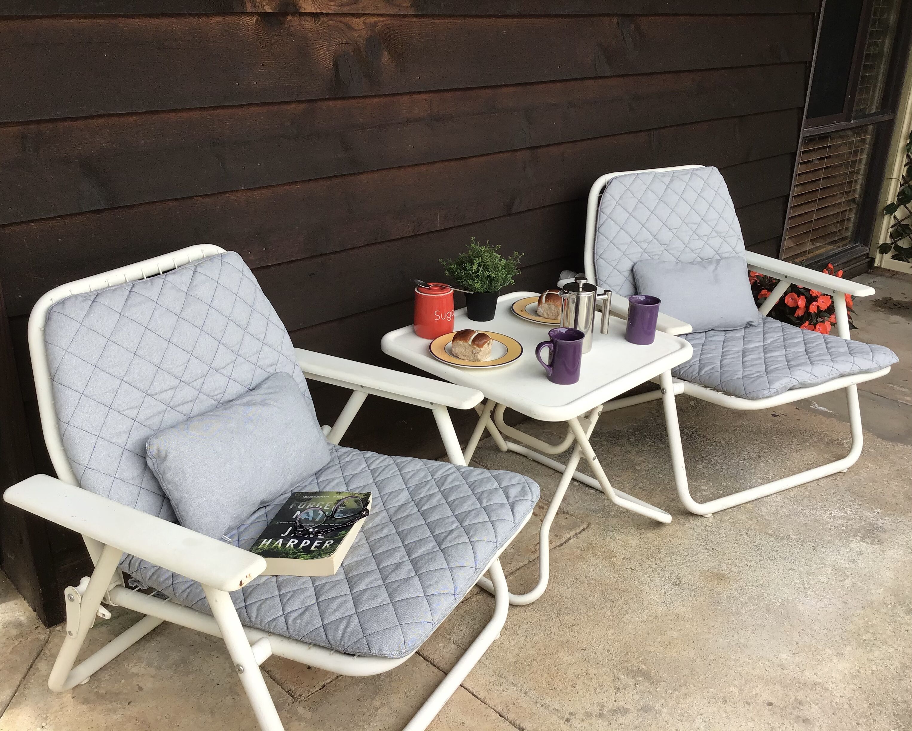 Luxury Outside Spa, Breakfast, Freshly Ground Coffee, Wine &amp; Snacks + Log Stove