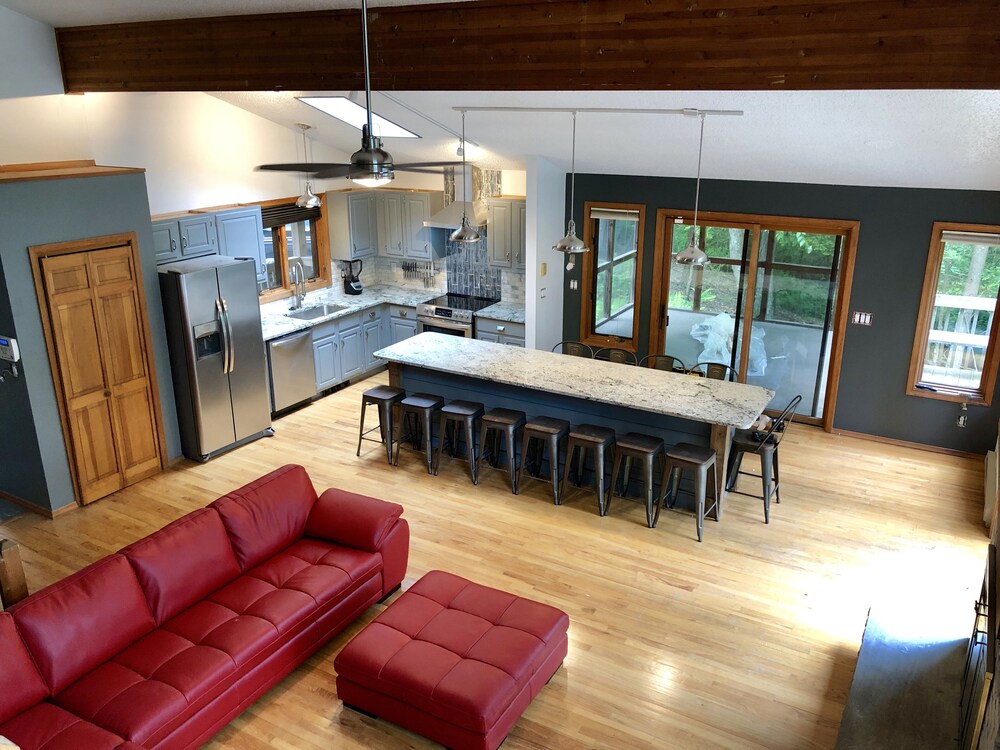 Beautiful Modern Cabin Streamside Beautiful Views Wifi 6 Tvs