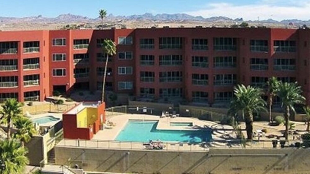 RESORT STYLE RIVER FRONT CONDO. Bullhead City Vrbo