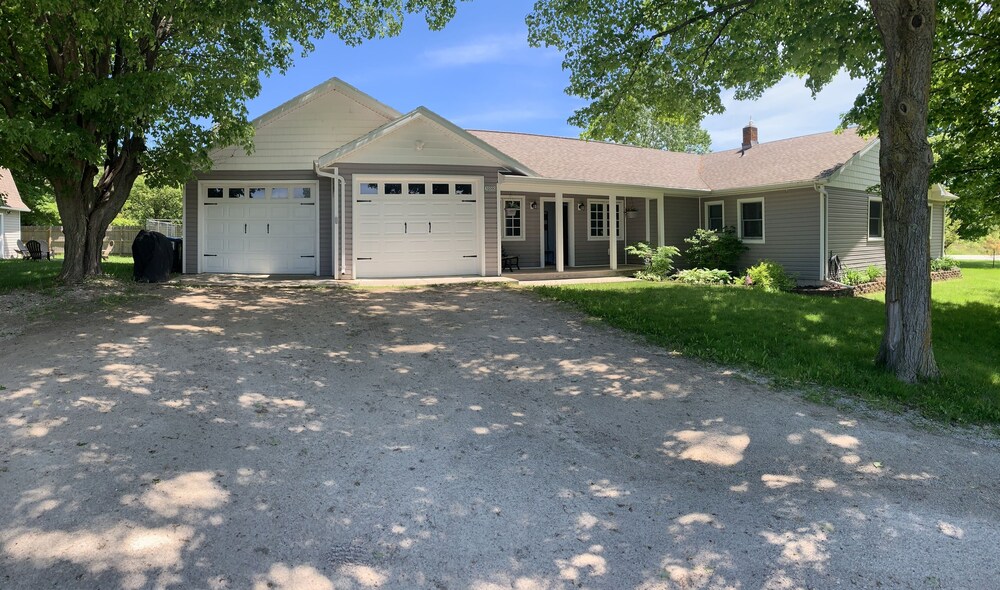 Sister Bay Modern Farmhouse on Northwoods in Sister Bay, United States