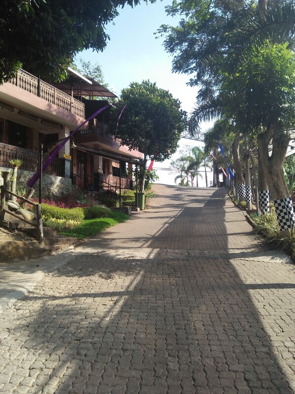 Book Green Valley Resort Bandungan in Bandungan | Hotels.com