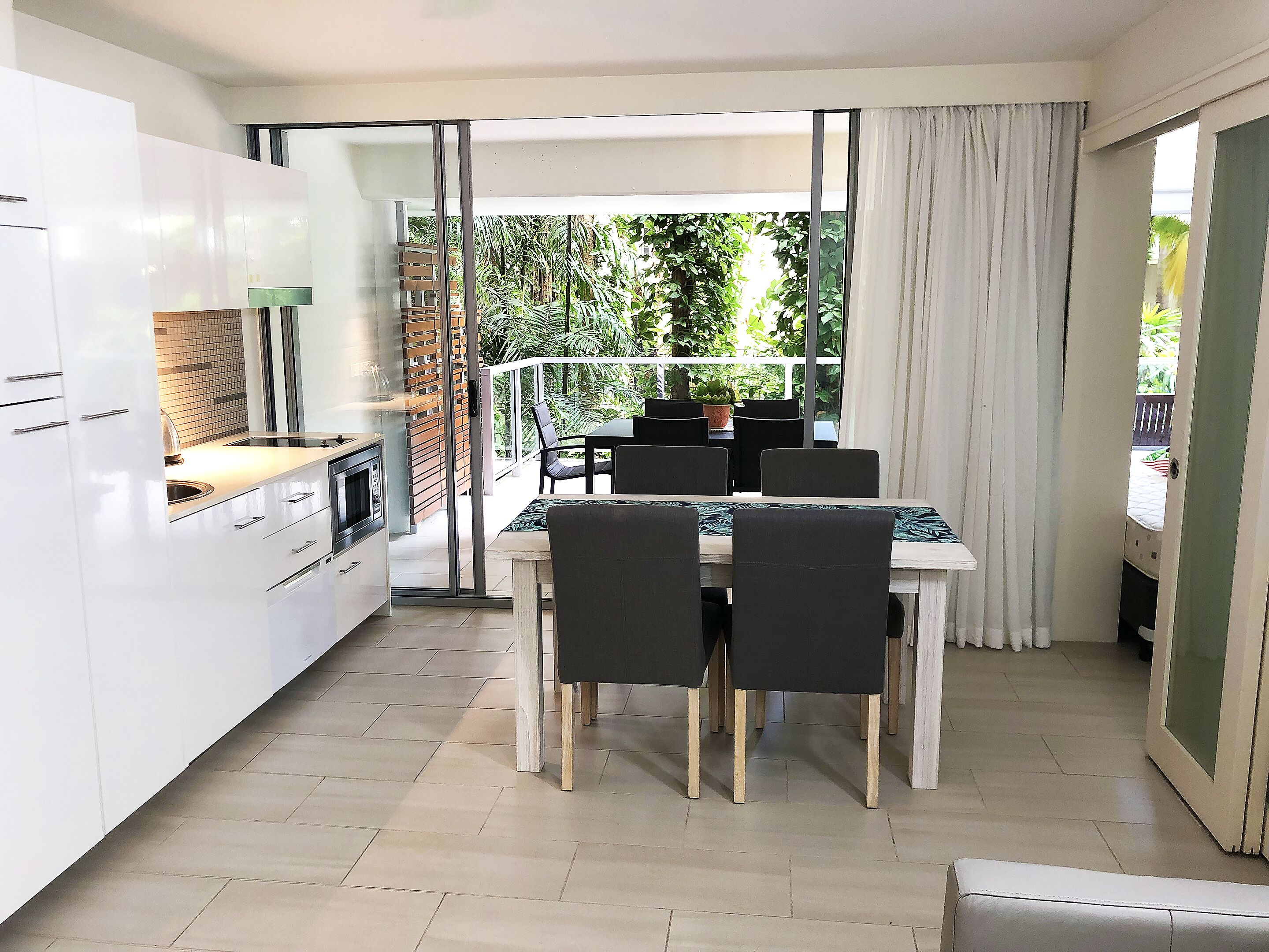 The Drift Holiday Apartments RainForest View Apartments