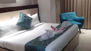 Egyptian cotton sheets, premium bedding, pillowtop beds, desk