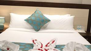Egyptian cotton sheets, premium bedding, pillowtop beds, desk