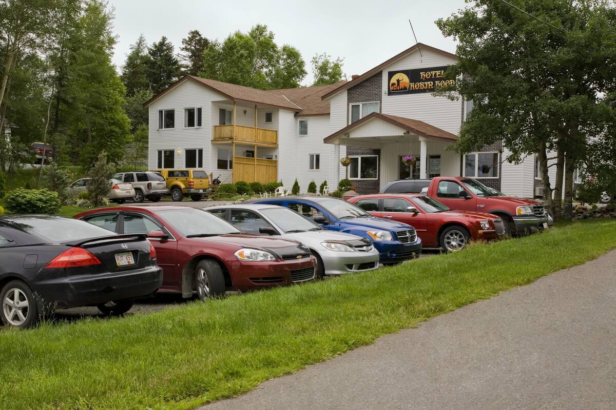 Hotel Robin Hood And Suites In Grand Falls Windsor Expedia