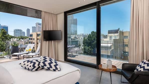 Egyptian cotton sheets, premium bedding, in-room safe