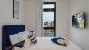Egyptian cotton sheets, premium bedding, in-room safe