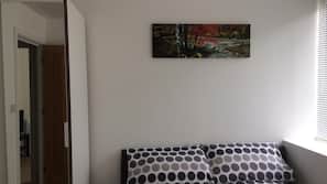 2 bedrooms, iron/ironing board, WiFi, linens