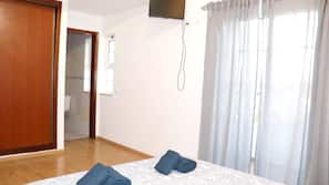 3 bedrooms, iron/ironing board, free WiFi