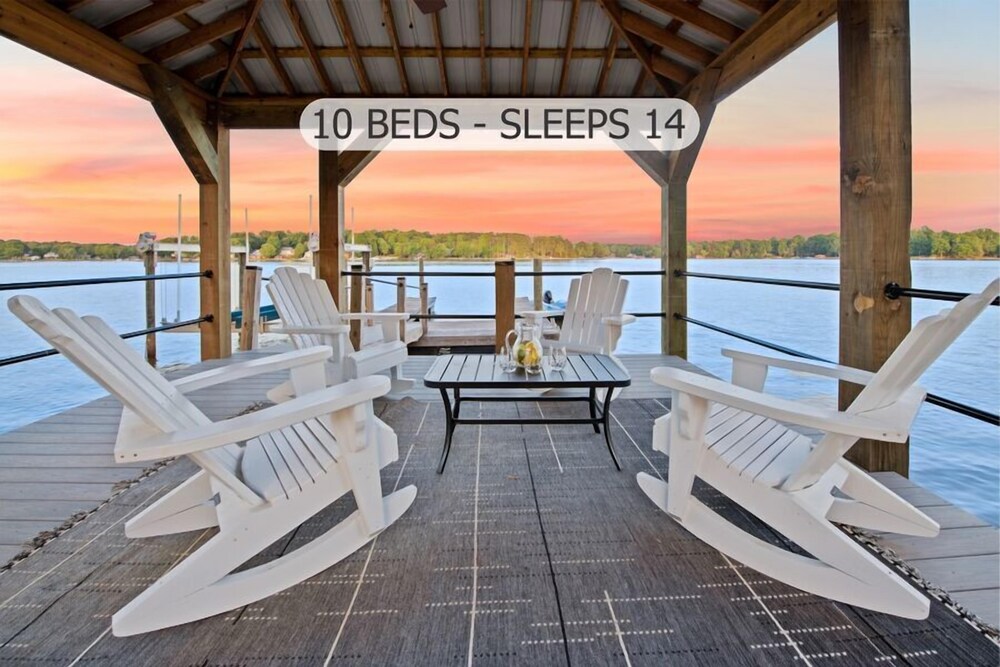 Southern Sunrise with beautiful waterfront