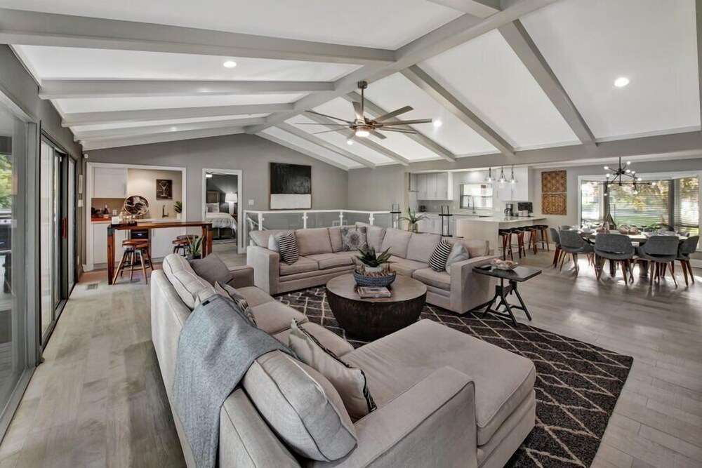 Southern Sunrise with beautiful waterfront