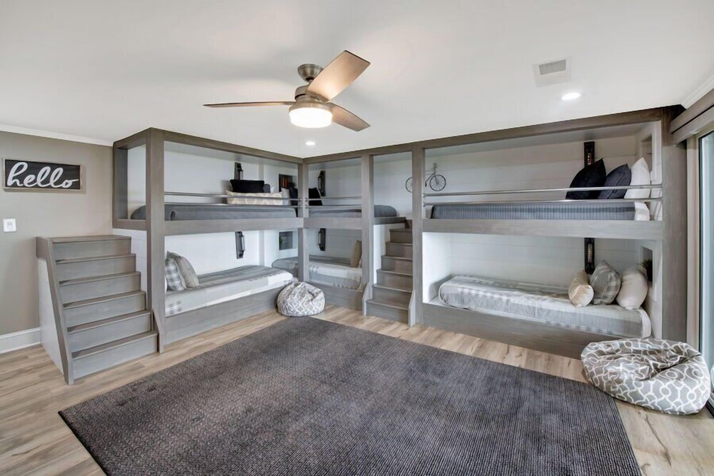 Southern Sunrise with beautiful waterfront