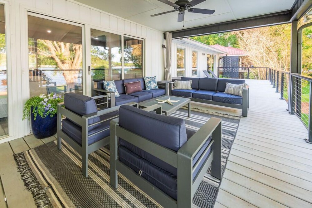 Southern Sunrise with beautiful waterfront