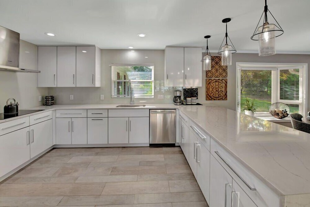 Southern Sunrise with beautiful waterfront