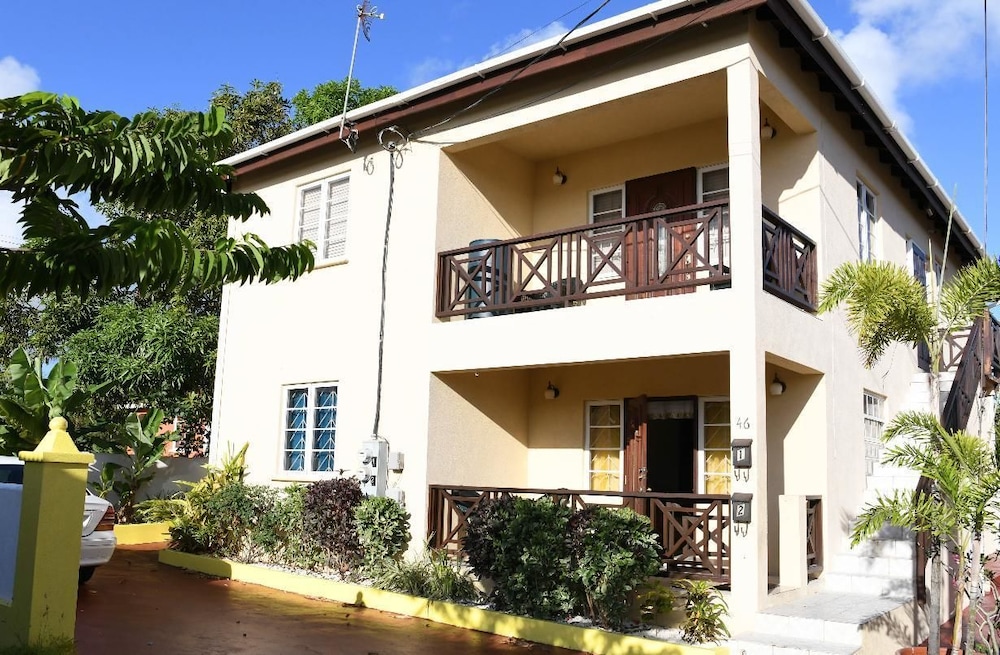 Lux Spacious 3BR Apt 5 Mins from A.port in Oistins, Barbados