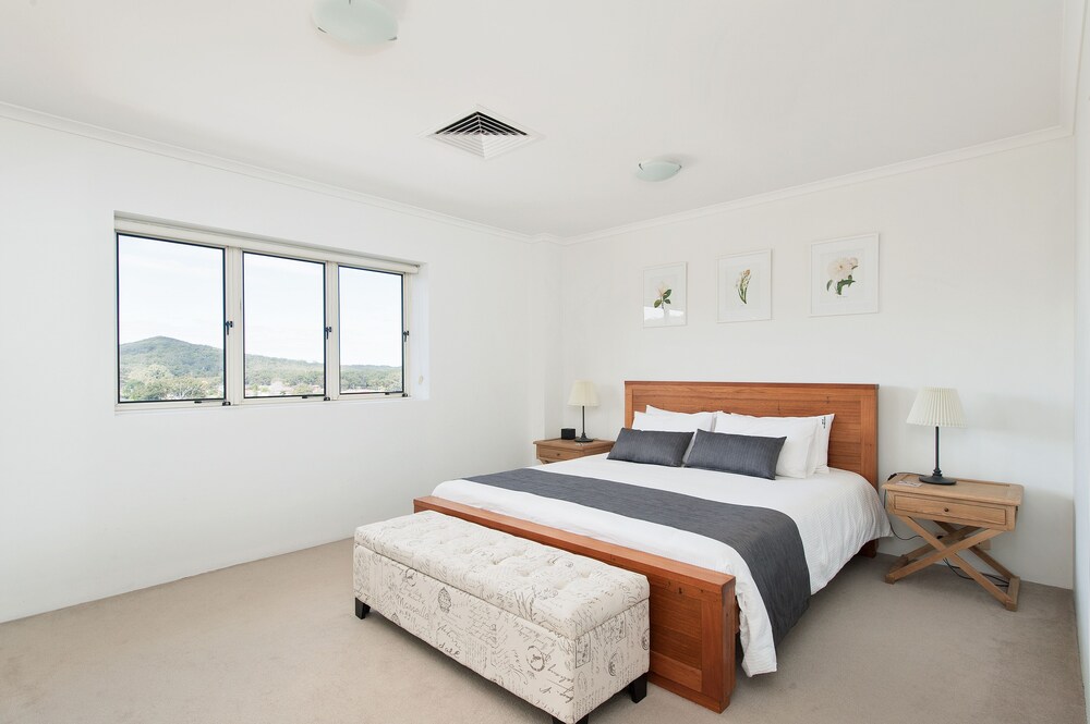 Shoal Bay Penthouse with Ocean Views and Resort Facilities