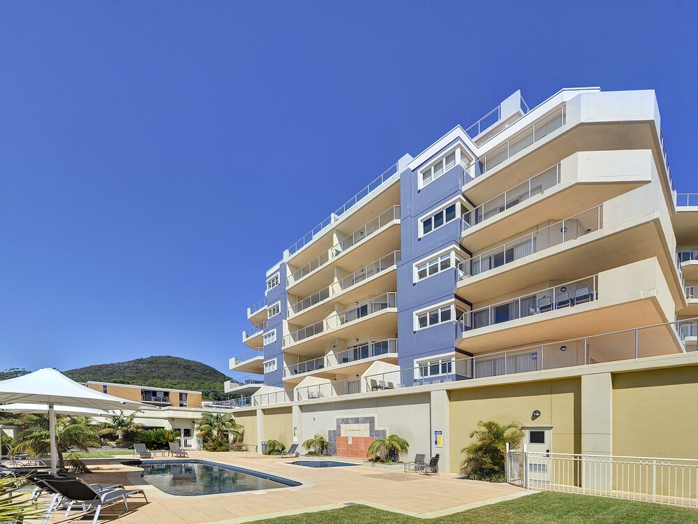 Shoal Bay Penthouse with Ocean Views and Resort Facilities