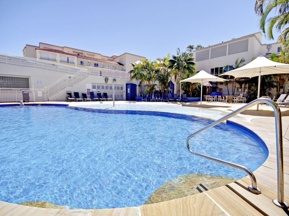 Shoal Bay Penthouse with Ocean Views and Resort Facilities
