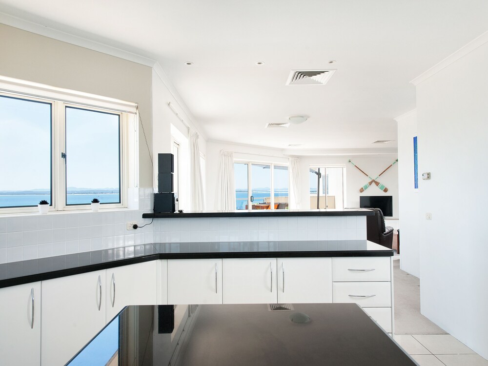 Shoal Bay Penthouse with Ocean Views and Resort Facilities