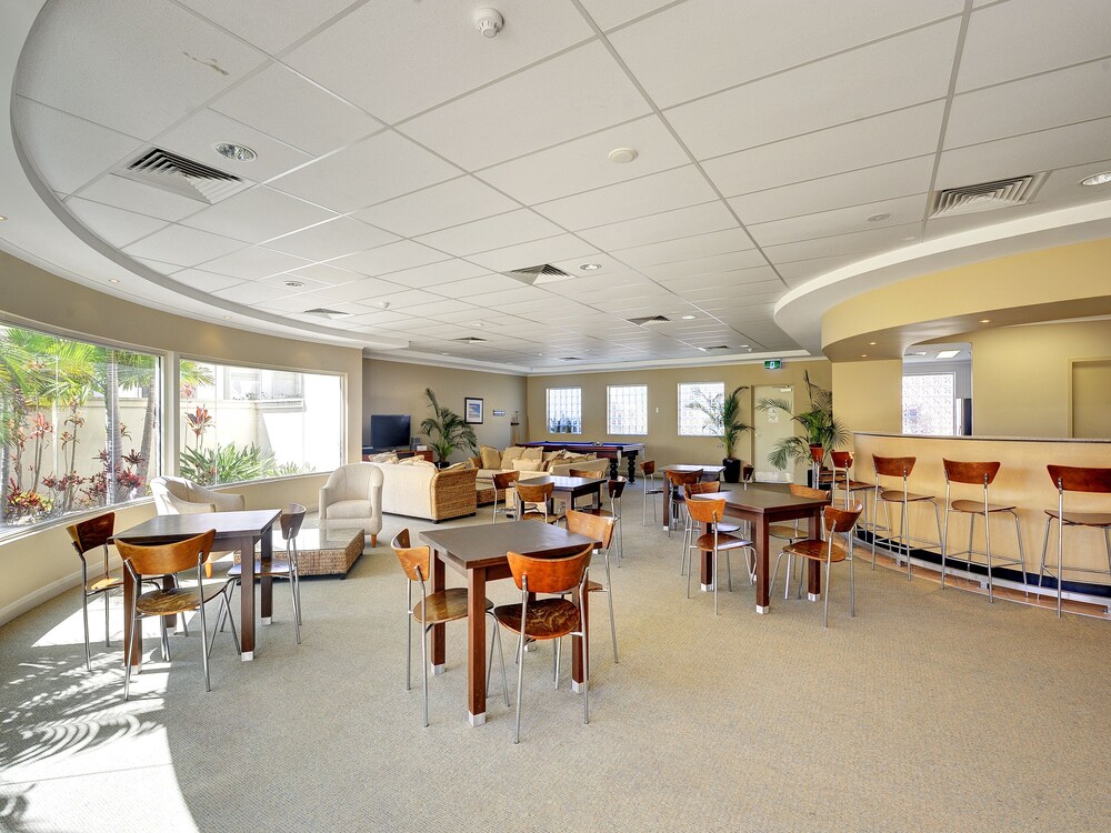 Shoal Bay Penthouse with Ocean Views and Resort Facilities