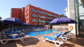 2 piscinas al aire libre