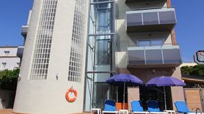 2 piscinas al aire libre