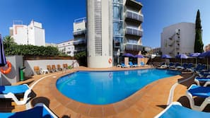 2 piscinas al aire libre