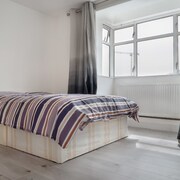 Cheap Hotels Near Bow Creek Ecology Park Eng Save More With - 