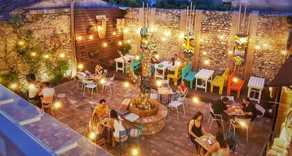 Bed Station Hostel & Bar
