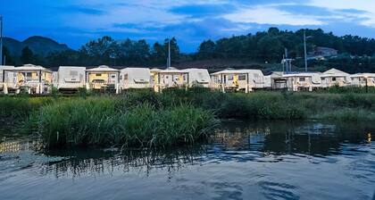 Poseidon Caravan - Campsite