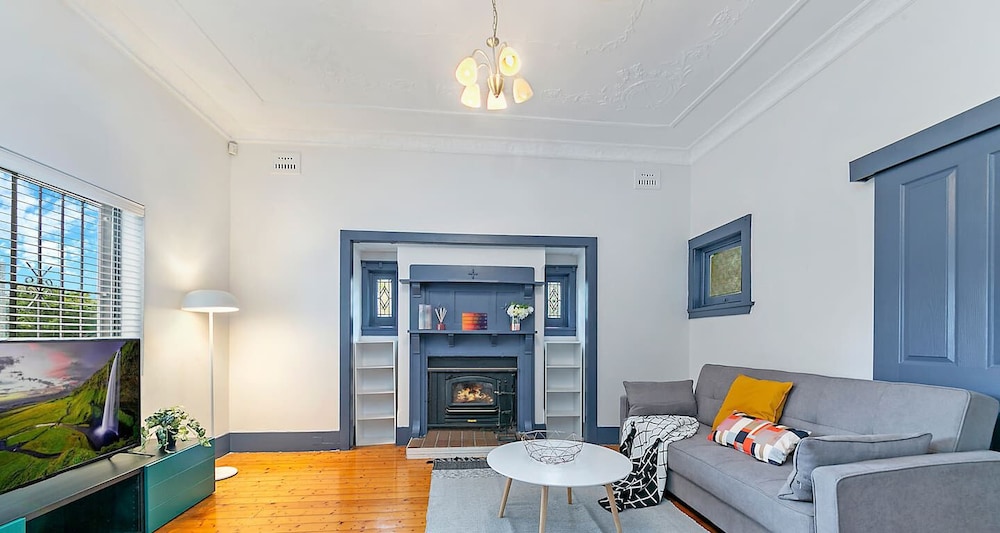 Sydney Airport Gardenia Cottage 3 BED Nar232