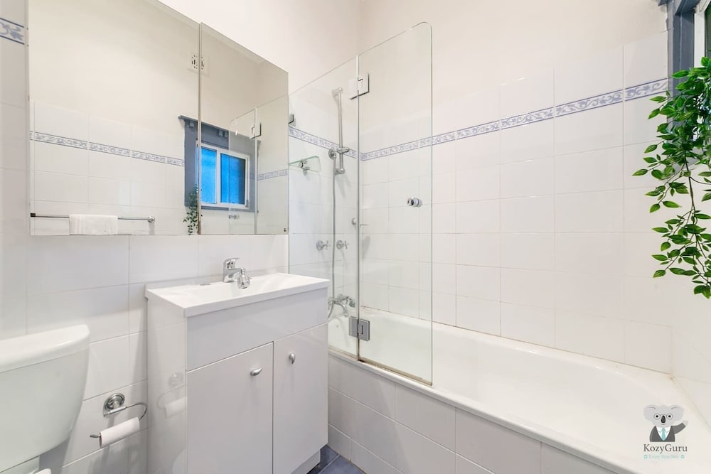 Sydney Airport Gardenia Cottage 3 BED Nar232