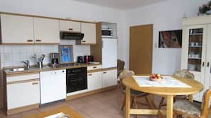 Kühlschrank, Mikrowelle, Ofen, Herd