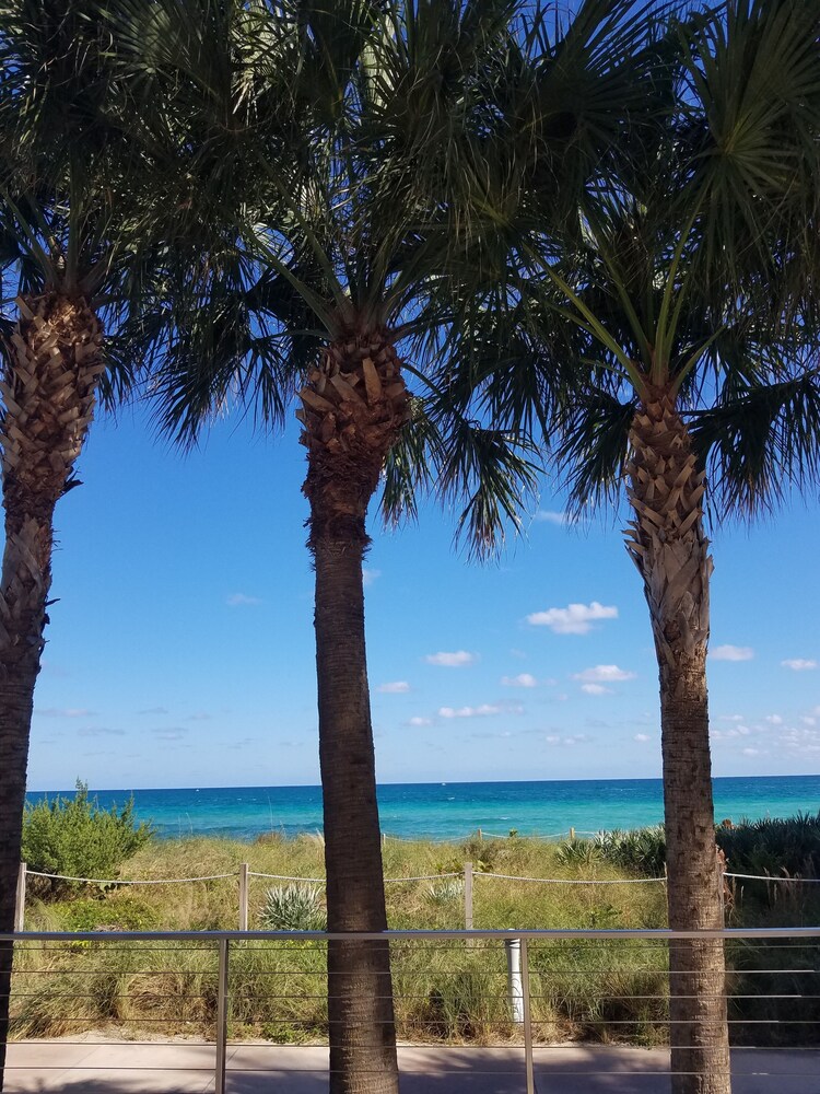 LUXURIOUS 1 BR CONDO WITH OCEAN VIEW, POOL AND SPA