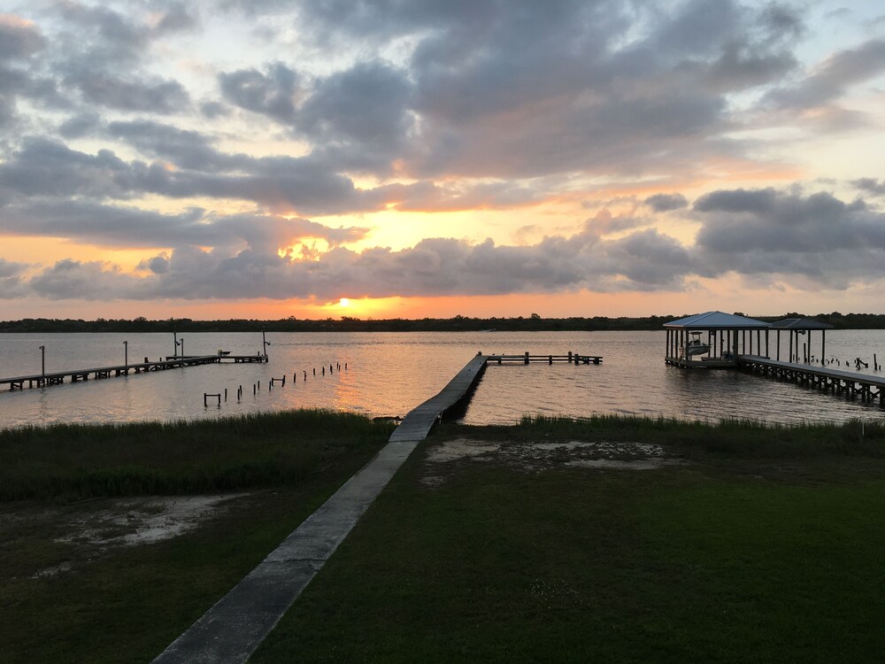 Waterfront Camp in Hackberry, Louisiana! Located on Lake Breeze Drive