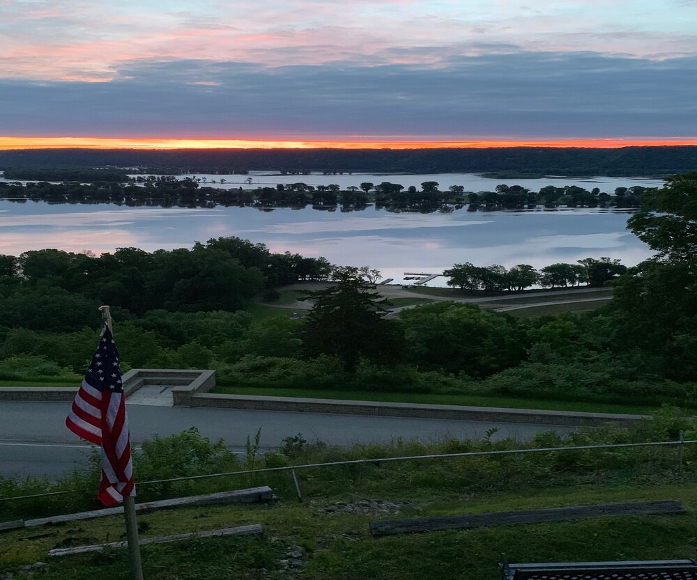 Eagle View Motel & Retreat in Guttenberg Best Rates & Deals on Orbitz