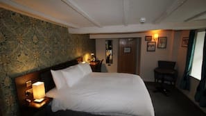 Desk, laptop workspace, iron/ironing board, free WiFi